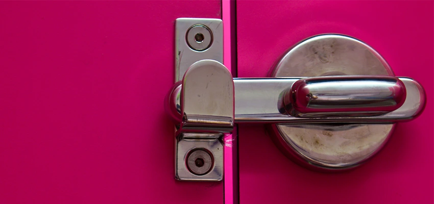 Childproof Gate Lock in West Chicago, Illinois