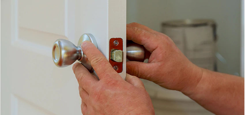 AAA Locksmiths For lock Replacement in West Chicago, Illinois